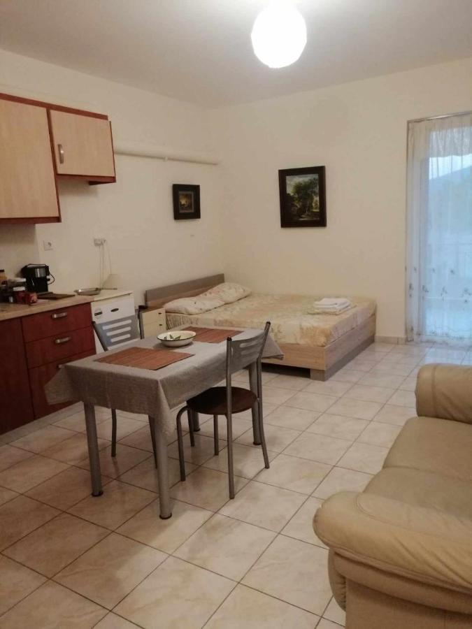 Gallery Suites "Athina" Mesolóngion Zewnętrze zdjęcie